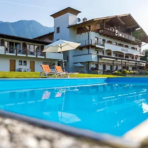hotel-huberhof.innsbruckaustriahotels.com/