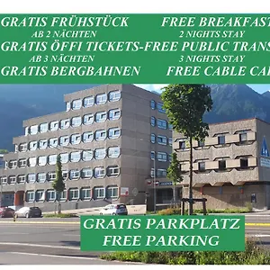 - Youth , Innsbruck Autriche