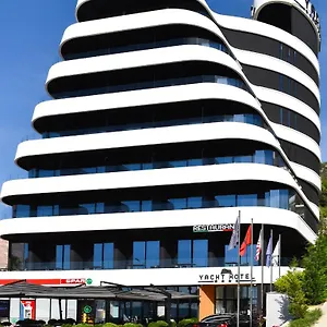 Yacht 4* Vlorë