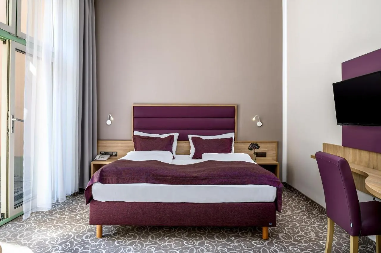 Hotel Schild Viyana 4*,